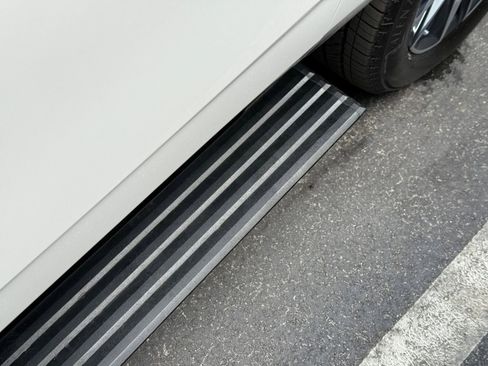 Used 2022 Cadillac Escalade ESV Sport Platinum image 34