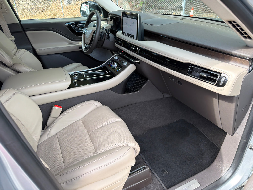 Used 2021 Lincoln Aviator Reserve w/ Equipment Group 201A RWD image 13
