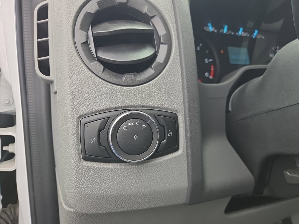 Certified 2024 Ford E-450 and Econoline 450 Super Duty w/ Power Windows & Locks Group RWD image 11