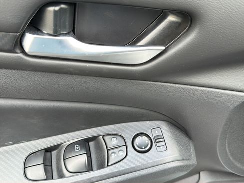 Certified 2024 Nissan Altima 2.5 SV FWD image 19