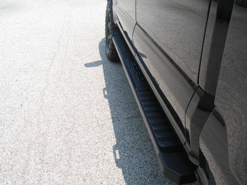 Used 2022 Ford F150 Lariat AWD/4WD image 12