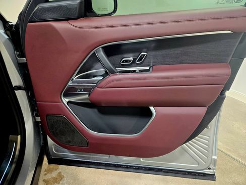 Certified 2025 Land Rover Range Rover Long Wheelbase Autobiography AWD/4WD image 28