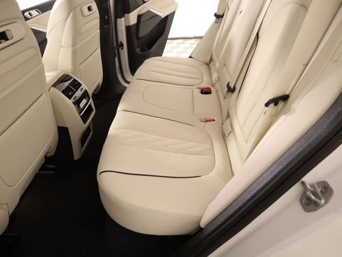 New 2026 BMW X5 xDrive40i w/ M Sport Package AWD/4WD image 12