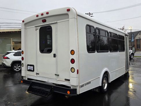 Used 2007 Ford E-450 and Econoline 450 image 8