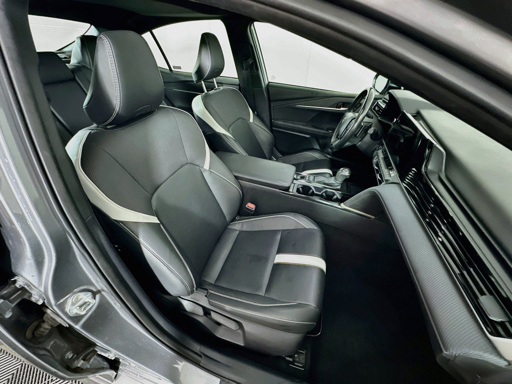 Used 2025 Toyota Camry SE w/ Multimedia Upgrade Package FWD image 32