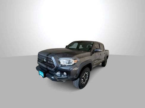Used 2019 Toyota Tacoma TRD Off-Road AWD/4WD image 4