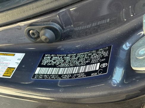 Used 2013 Toyota Prius Three w/ Solar Roof Pkg FWD image 14