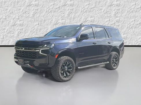 Used 2022 Chevrolet Tahoe Z71 w/ Luxury Package AWD/4WD image 7