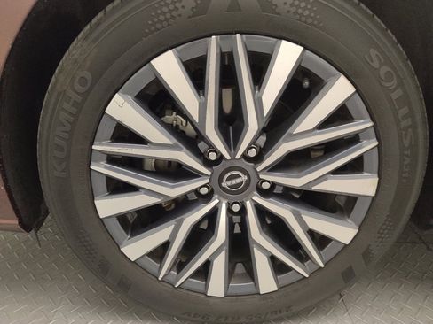 Used 2025 Nissan Altima 2.5 SV FWD image 31