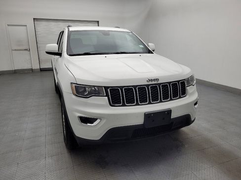 Used 2018 Jeep Grand Cherokee Laredo image 14