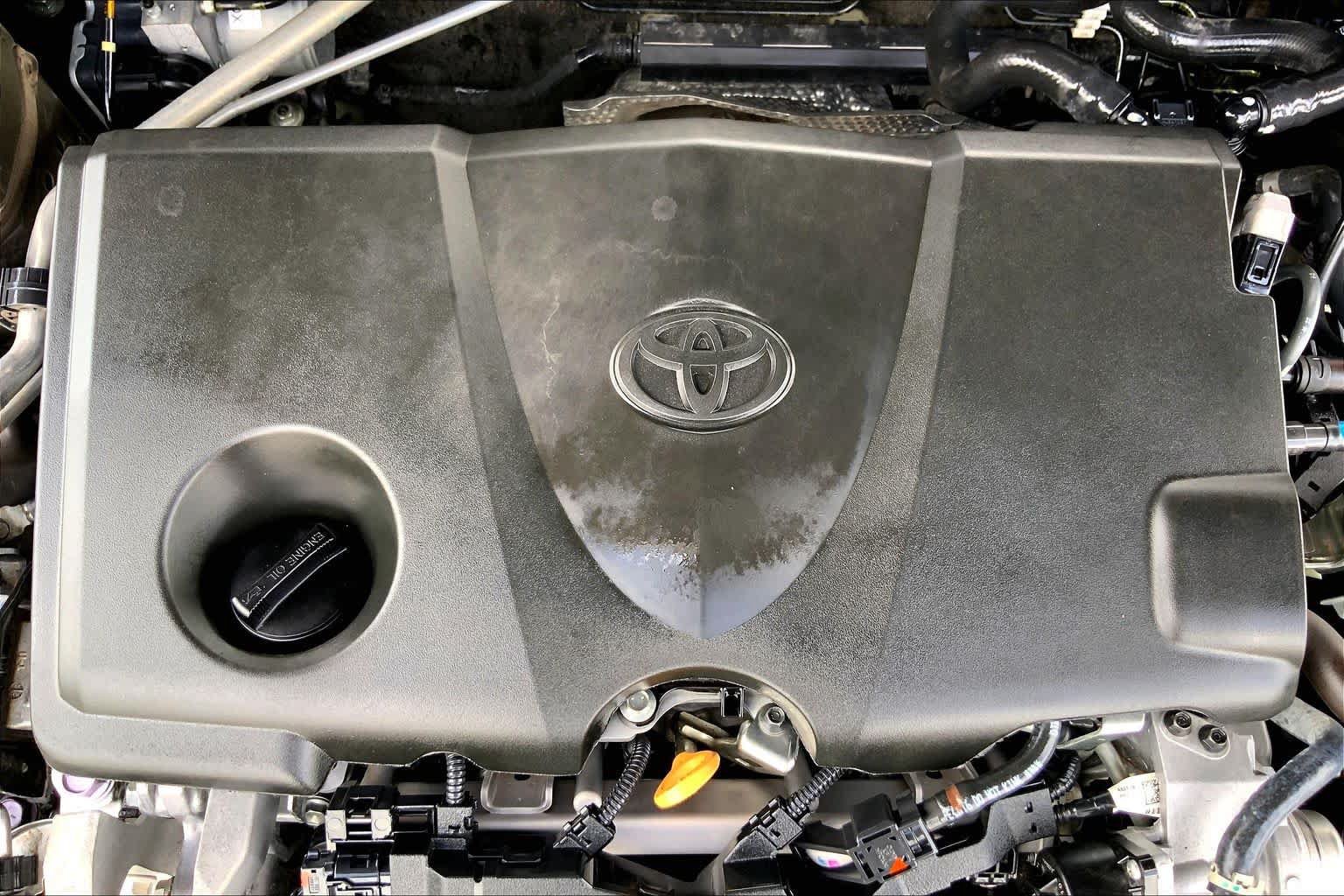 Used 2022 Toyota Camry SE FWD image 32