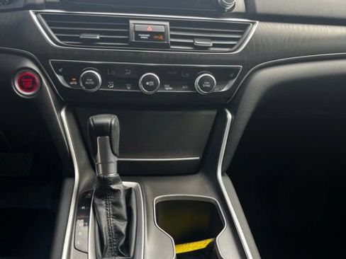 Used 2020 Honda Accord EX image 9
