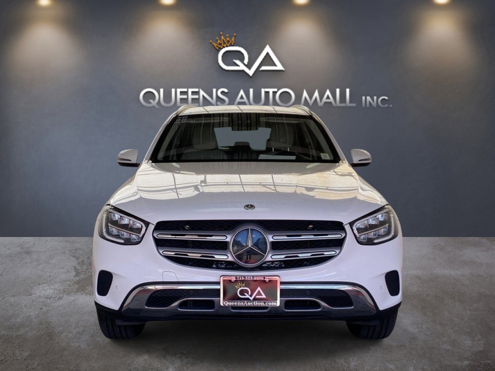 Used 2022 Mercedes-Benz GLC 300 4MATIC w/ Premium Package Lite image 2
