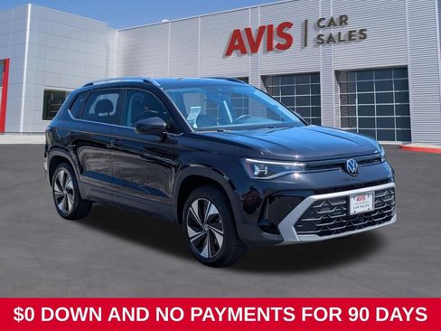 Used 2025 Volkswagen Taos SE AWD/4WD image 3