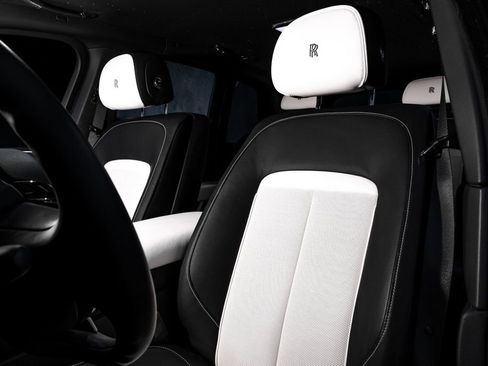 Used 2023 Rolls-Royce Cullinan AWD/4WD image 30