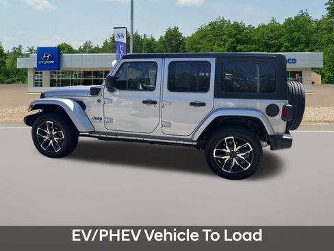 Used 2024 Jeep Wrangler Unlimited w/ Convenience Group image 11