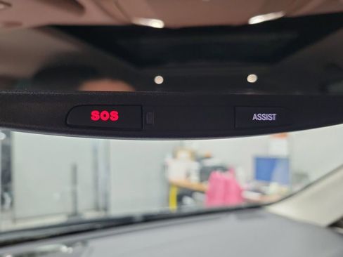 Used 2023 Chrysler Pacifica Limited image 44