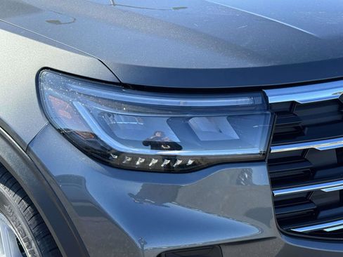 New 2026 Ford Explorer Active AWD/4WD image 13