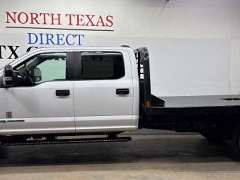 Used 2022 Ford F550 4x4 Crew Cab Super Duty w/ Power Equipment Group image 10