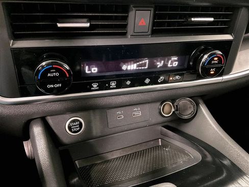 Certified 2023 Nissan Rogue SV AWD/4WD image 24
