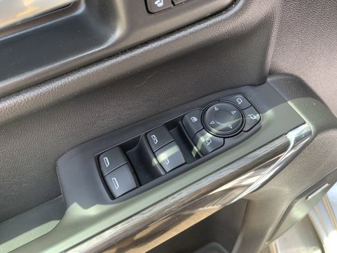 Used 2021 Chevrolet Silverado 1500 LTZ AWD/4WD image 12