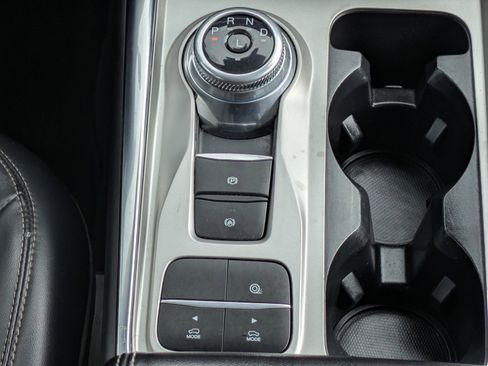 Used 2023 Ford Explorer XLT w/ Equipment Group 202A RWD image 18