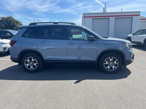 Used 2022 Honda Passport TrailSport image 4
