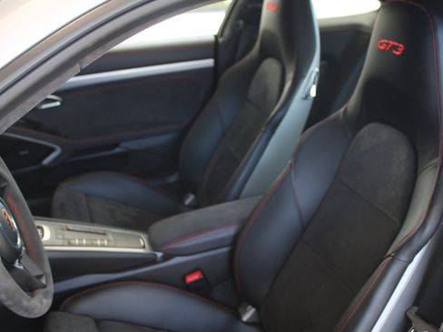 Used 2018 Porsche 911 GT3 RWD image 5