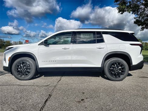 New 2026 Chevrolet Traverse LT w/ Midnight/Sport Edition image 5