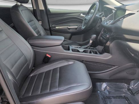 Used 2017 Ford Escape Titanium w/ Equipment Group 301A AWD/4WD image 18