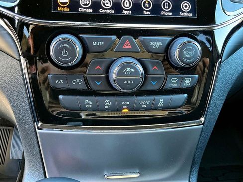 Certified 2021 Jeep Grand Cherokee Laredo X image 31