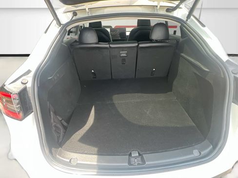 Used 2024 Tesla Model Y Long Range RWD image 27