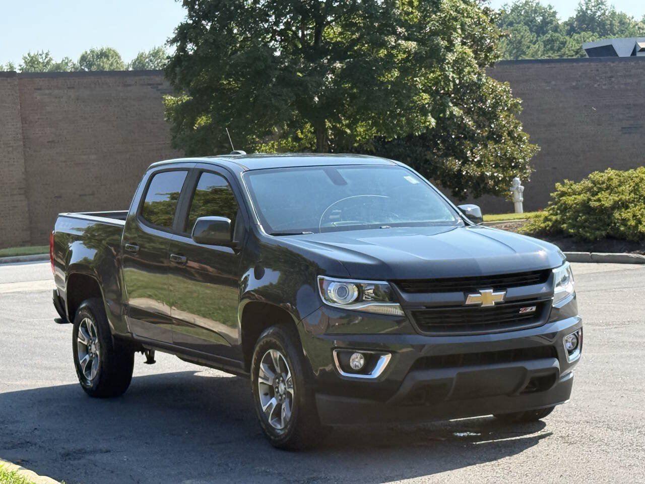 Used 2018 Chevrolet Colorado Z71 RWD image 2