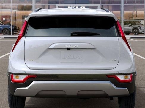 New 2025 Kia Niro SX image 14