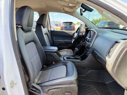 Used 2019 Chevrolet Colorado Z71 AWD/4WD image 16