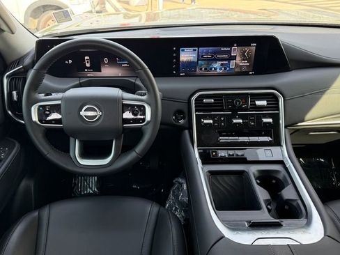 Used 2025 Nissan Armada SV image 11