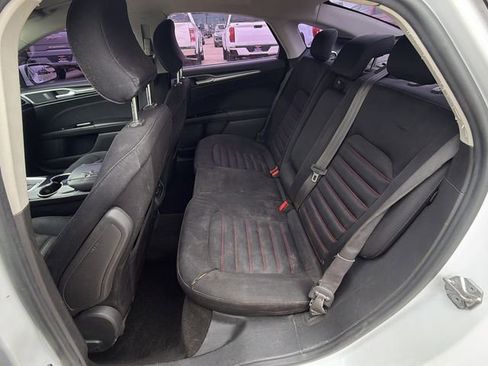 Used 2015 Ford Fusion SE w/ Equipment Group 201A image 16