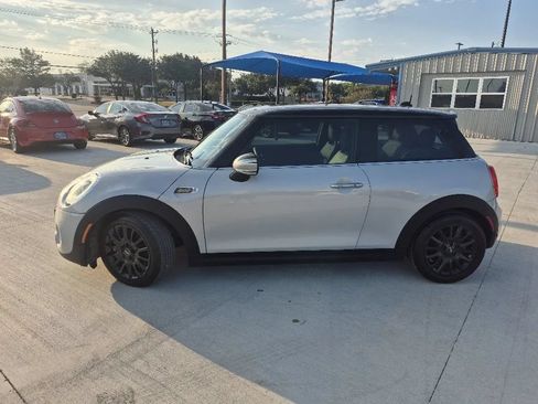 Used 2017 MINI Cooper S FWD image 2