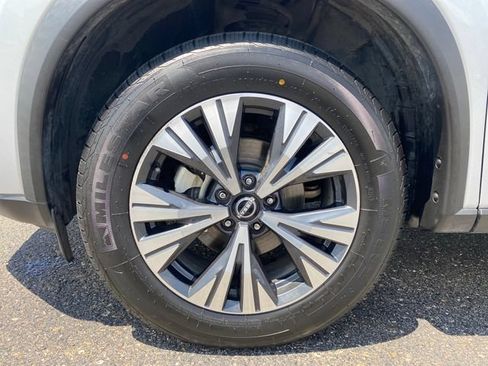 Used 2023 Nissan Rogue SV FWD image 22