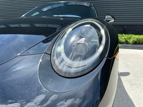 Certified 2018 Porsche 911 Carrera RWD image 9