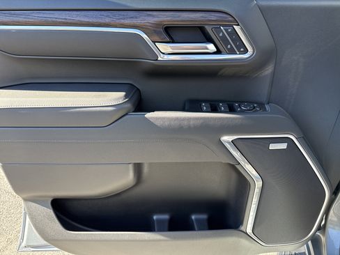 New 2026 GMC Sierra 1500 SLT w/ SLT Premium Plus Package image 14