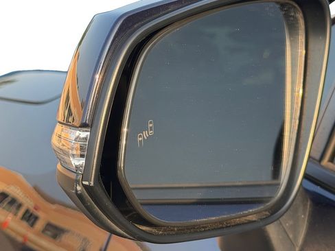 Used 2022 Toyota RAV4 XLE Premium AWD/4WD image 29