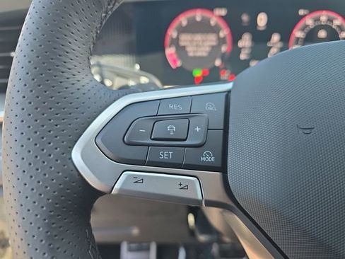 New 2026 Volkswagen Tiguan SE R-Line FWD image 23