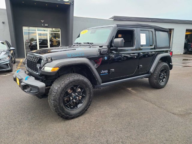 Used 2024 Jeep Wrangler Unlimited AWD/4WD image 2