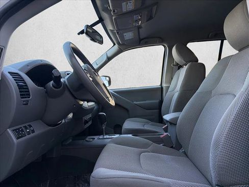 Used 2021 Nissan Frontier SV image 12