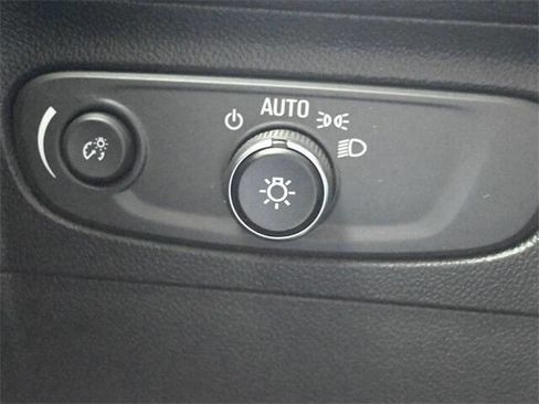 Used 2021 Buick Envision Essence w/ Technology Package I image 32