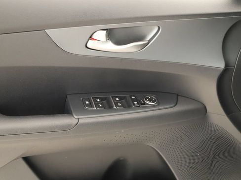 Used 2020 Kia Forte LXS FWD image 22