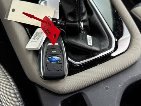 Used 2025 Subaru Forester Premium image 36