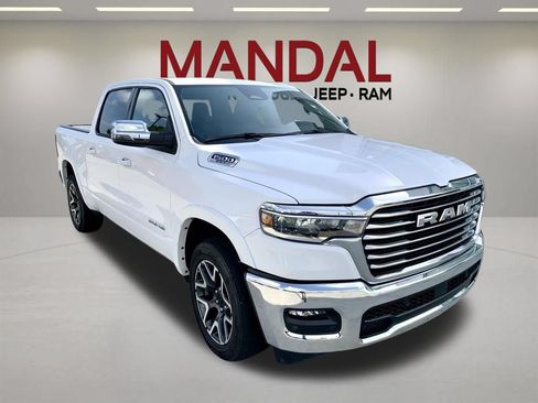 Used 2025 RAM 1500 Laramie AWD/4WD image 4