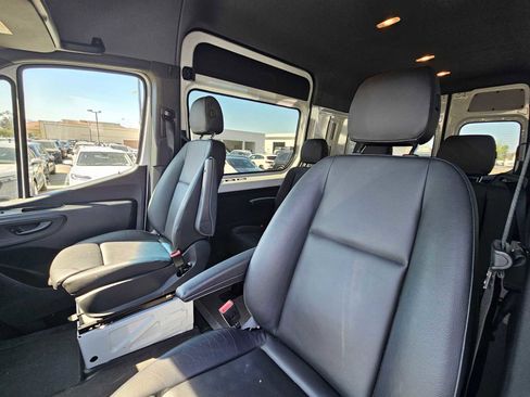 Used 2025 Mercedes-Benz Sprinter 2500 image 22